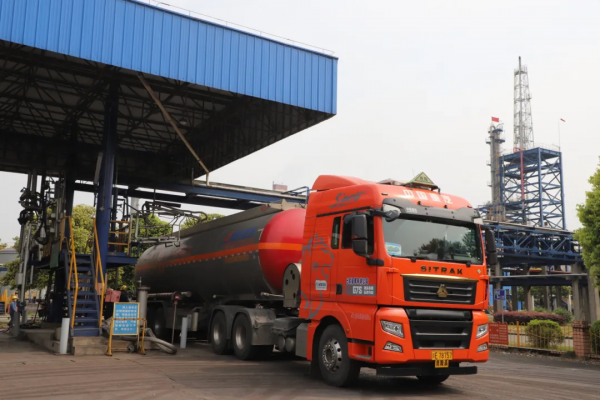 創(chuàng)新突破拓市場(chǎng) ▏集團(tuán)首車甲醛產(chǎn)品成功發(fā)運(yùn)開(kāi)啟銷售新格局
